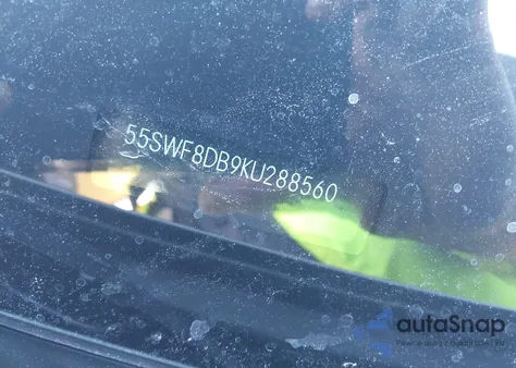 2019 Mercedes-Benz C 300 z USA, uszkodzony, nr VIN 55SWF8DB9KU288560